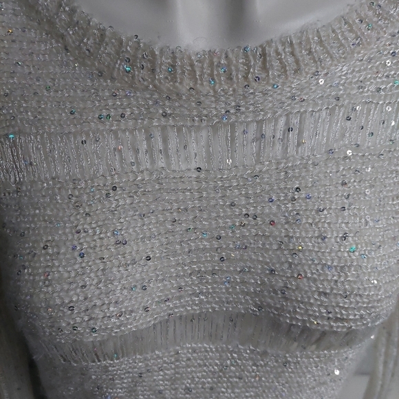 Guess Cream Knit Top Sequin Long Sleeve Ribbed Scoop Neck Size XS Delicate Look - Picture 10 of 10